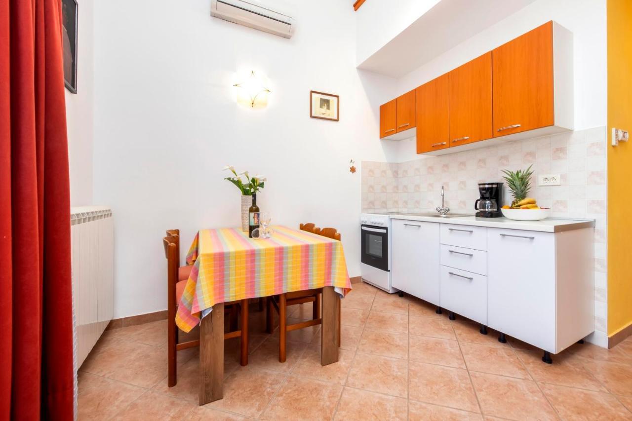 Apartments Adria โรวีน ภายนอก รูปภาพ