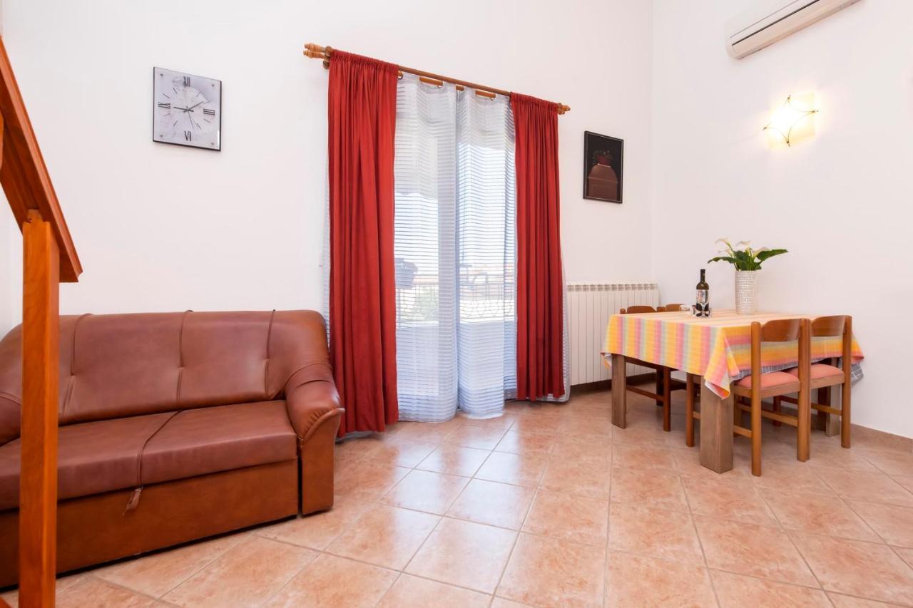 Apartments Adria โรวีน ภายนอก รูปภาพ